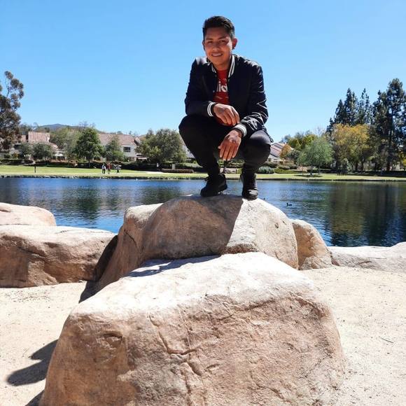 Meet your Posher, Adrián - Picture 1 of 1